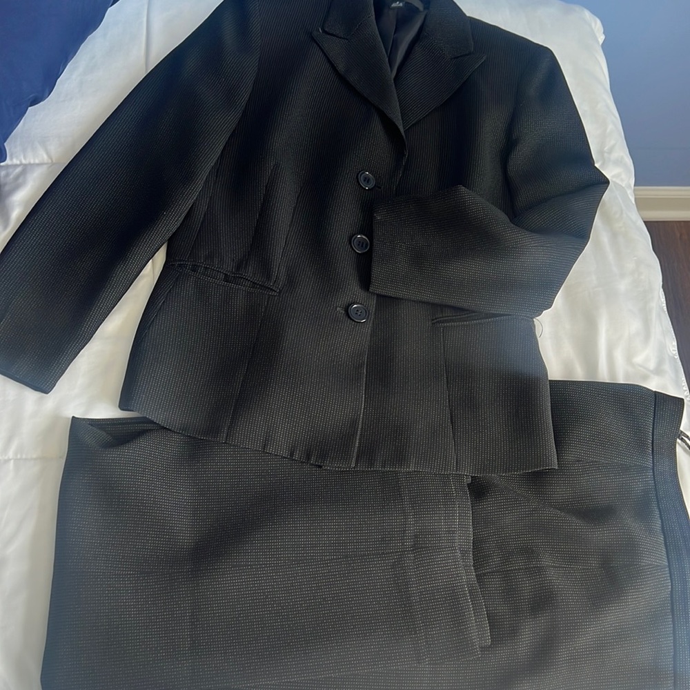 Kasper black with small white dots  pantsuit